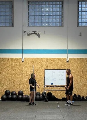 Coaching inviduel sur une machine presse